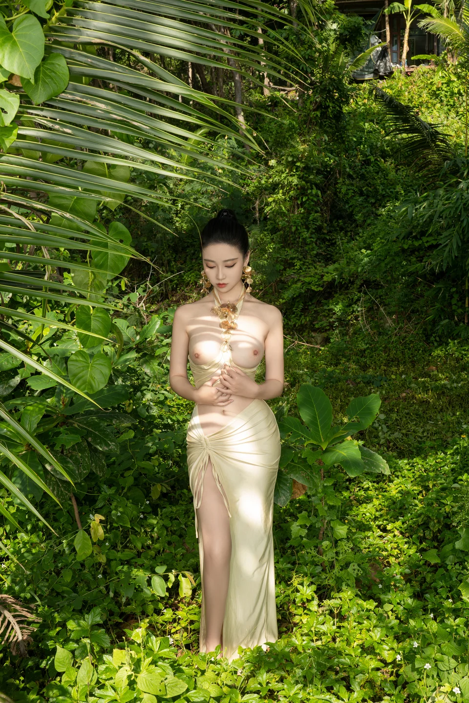 年年 - 海边维纳斯 [80P-549MB] tg@simisebaisi 【丝足阁】046.webp